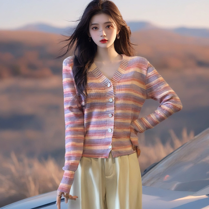 AI Figure in stock 2024 Autumn New Design Rainbow Stripe V-Neck Outer Wear Knitted Sweater Sweater Cardigan Women