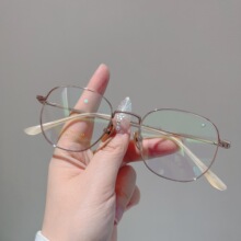 �洿��С�����̽�ɫ�԰�Ů���ž����������۾��ж�����Ƭ18018