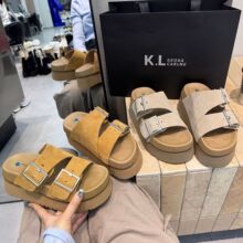 2026夏季新款厚底拖鞋女复古磨砂皮带扣外穿休闲增高防滑一字凉拖