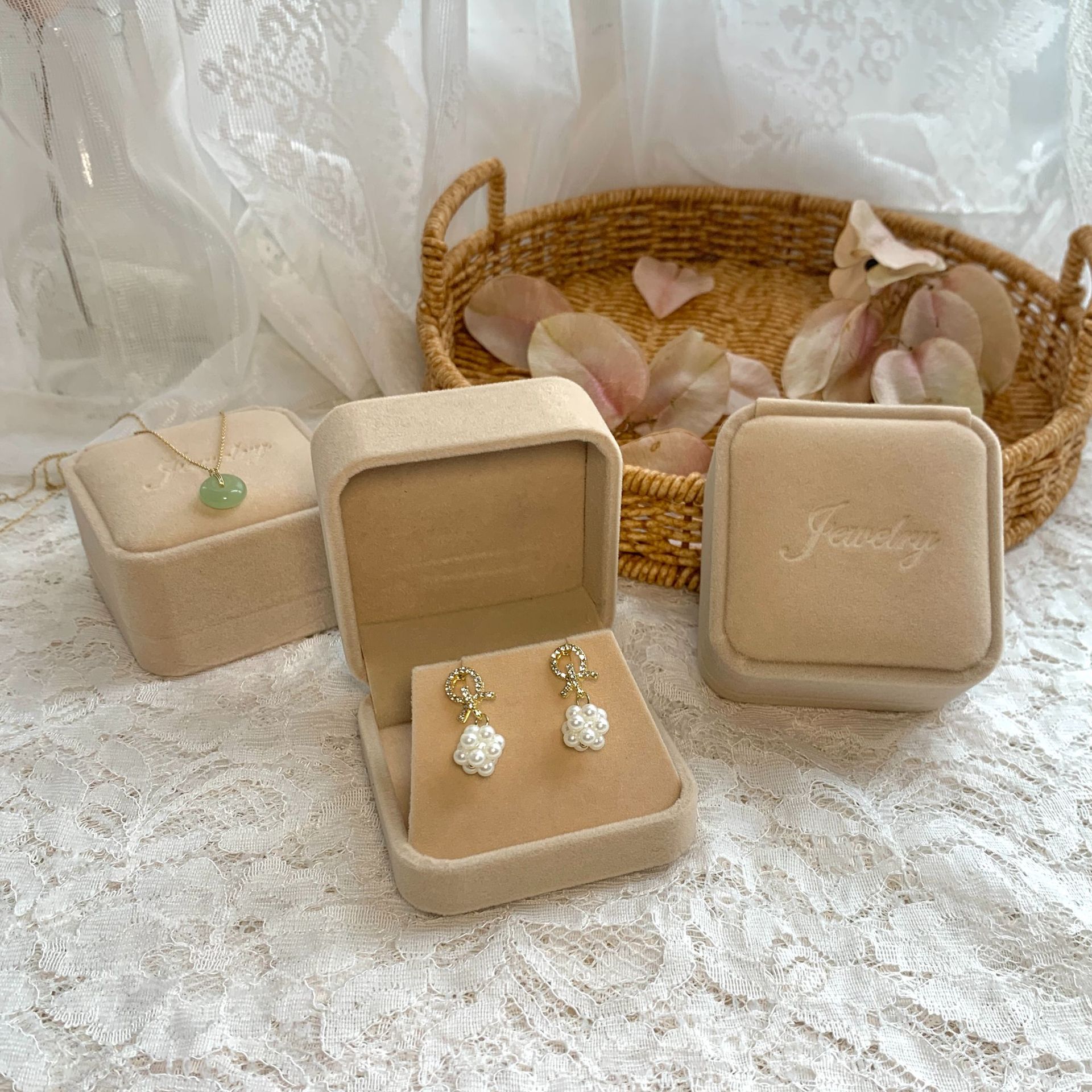 25年新款纯色绒布圆角小吊坠盒7*7*4cm项链包装盒 珠宝首饰盒