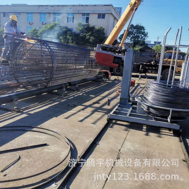 可远程遥控的钢筋笼绕筋机  钢筋笼滚笼机厂家 钢筋笼成型机价格
