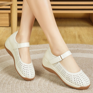 Women's Outdoor Clog Sandals for Summer 2025, New Soft Sole Hollow Non-Slip Comfortable Large Size Shoes for Middle-Aged Mothers