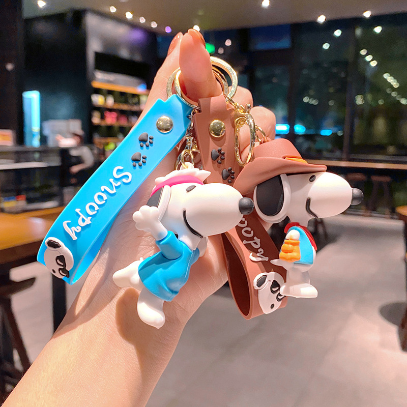 New Cartoon Snoopy Charlie Key Chain Car Key Chain Cute Bag Pendant Glue Doll Small Gift New Cartoon Snoopy Charlie Key Chain Car Key Chain Cute Bag Pendant Glue Doll Small Gift