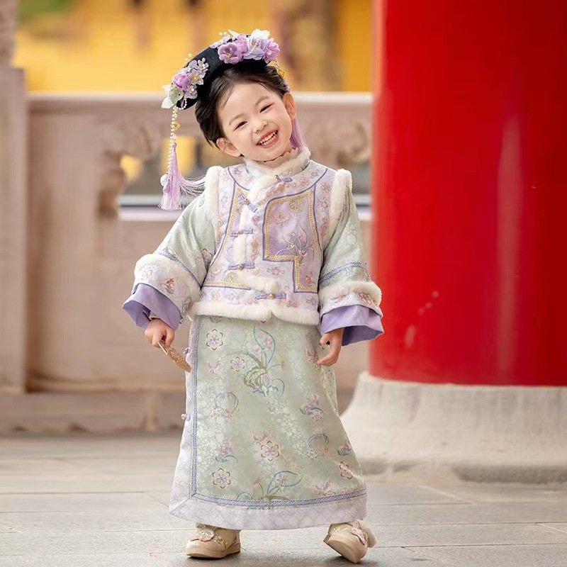 宫廷格格服加绒刺绣古装裙儿童精品刺绣格格服古风加棉拜年服