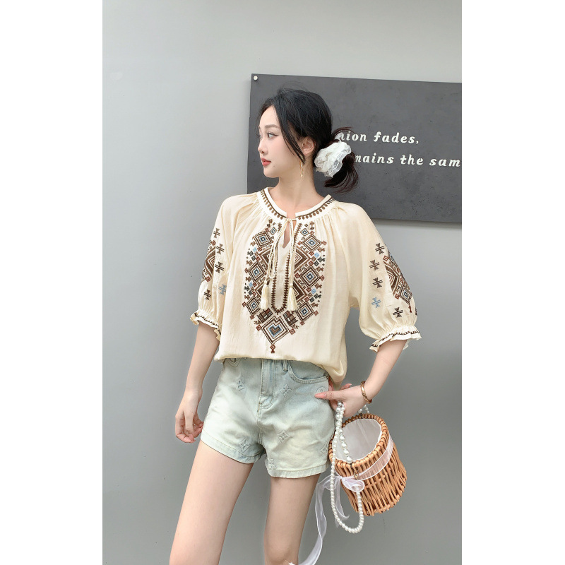 Vintage Artistic Heavy Embroidery Round Neck Shirt for Women, Summer 2026 New Style, Sweet and Elegant Tie Design, Loose Top