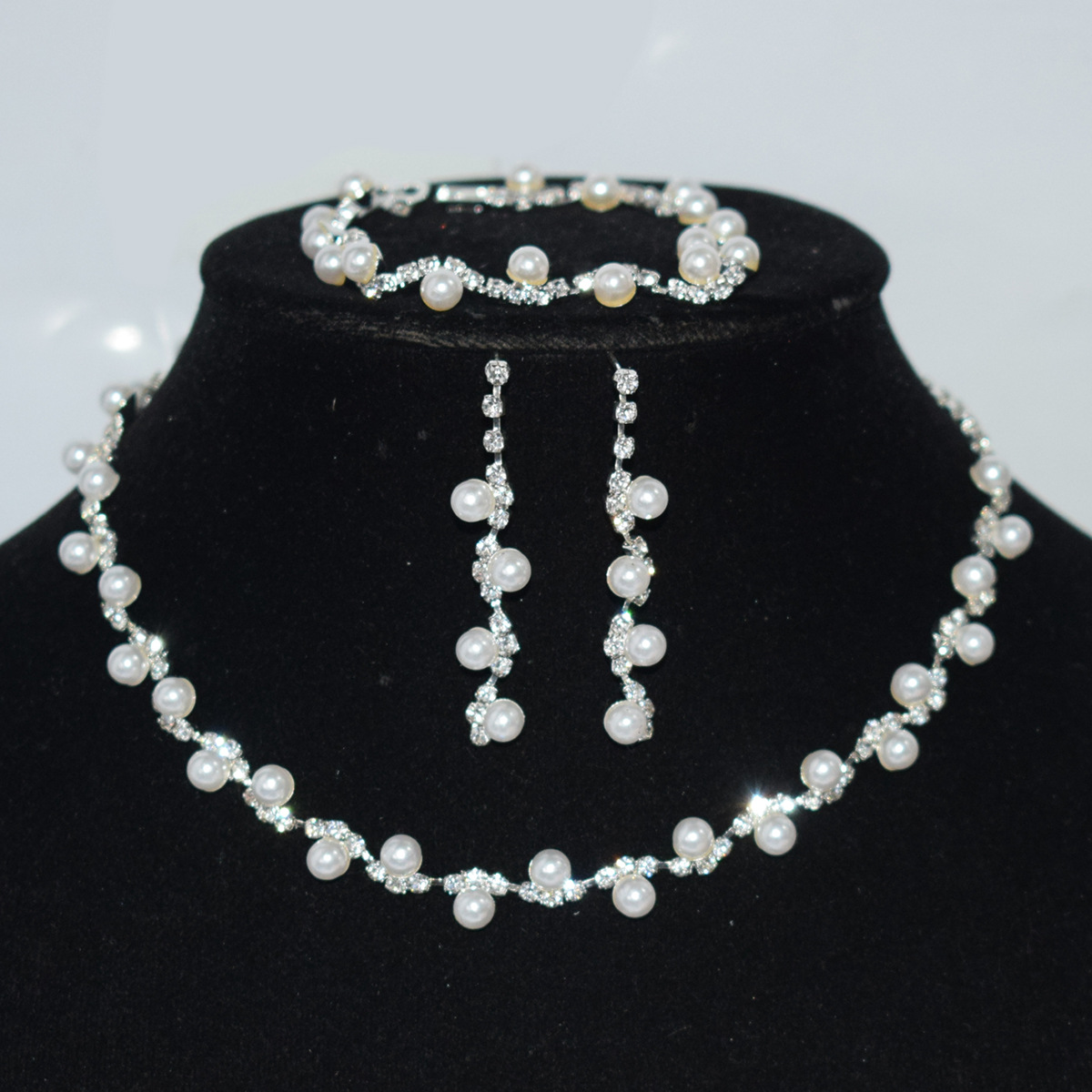 欧美跨境新娘饰品百搭水钻珍珠套装项链耳环手链三件套女婚纱配饰