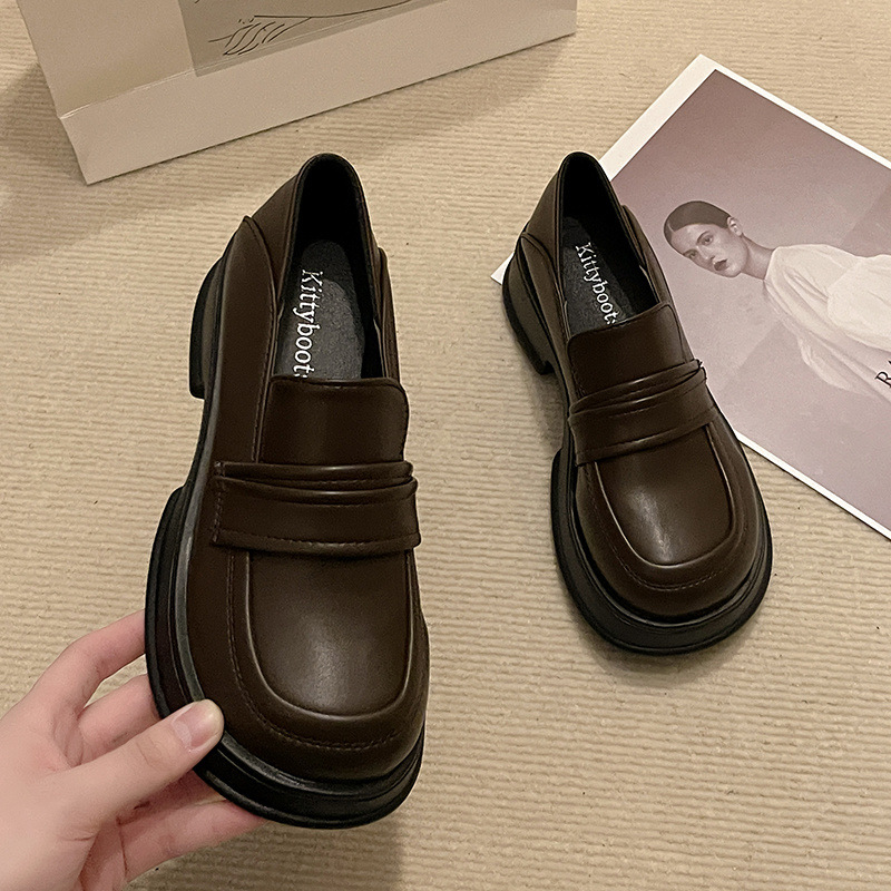 Fashionable loafers platform