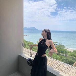 Summer Slim-Fitting Strappy Inner Wear for Hot Girls, Fake One-Piece Tops for Outer Wear, Retro Polka-Dot Backless Halterneck Camisole