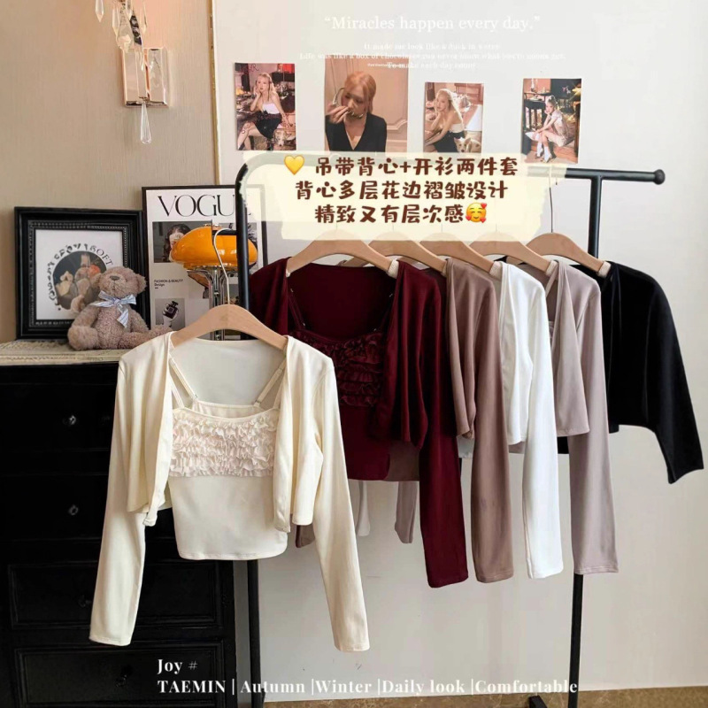 33041 # 、33042 # Autumn Cardigan + Suspender Two-Piece Set with Pleated Design and Layered Pure Lust Trend 33041 # 、33042 # Autumn Cardigan + Suspender Two-Piece Set with Pleated Design and Layered Pure Lust Trend