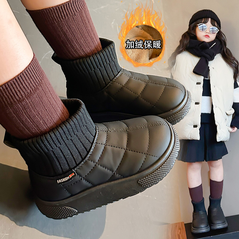Niños con zapatos de algodón de invierno 2026 nuevas botas de calcetines de niñas botas de algodón de niños calentamiento de niñas botas de nieve gruesas