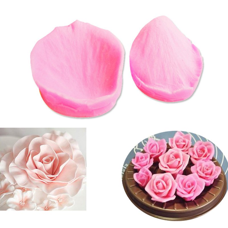 葉のバラの花びらが砂糖をひっくり返します。|undefined