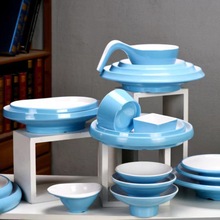 �{���pɫ��߅�ܰ�A8�˱P��A�P�Ƶ��в��r����ϯ��ˤ�Ӻ�´ɲ;�