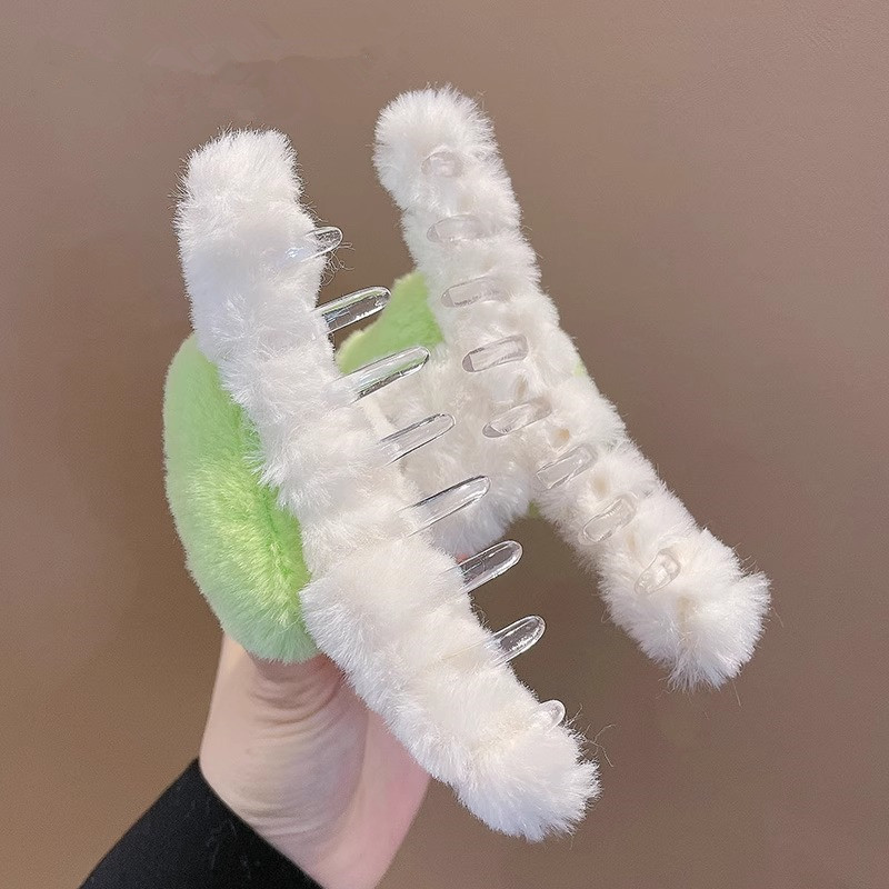 秋冬のかわいいアニメのぬいぐるみのウサギのパンダはクリップの後頭部のヘアピンの大きいサイズのサメの魚のクリップの量の多い女をつかみます。|undefined