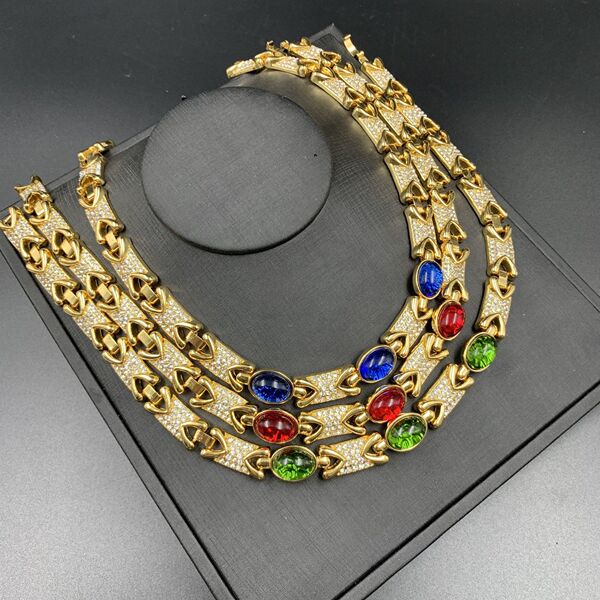 Fashionable elegant retro necklace