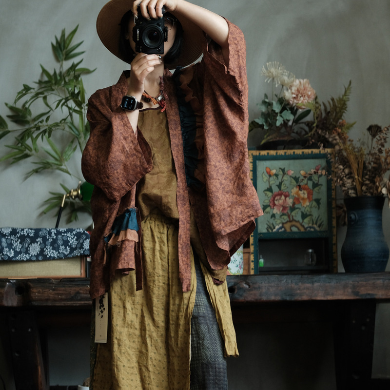 Little Mud Girl Original Vintage Artistic Ramie Loose-Fit Shirt with Contrasting Color Collar and Appliqué, Cardigan Jacket 2367 Red Flame