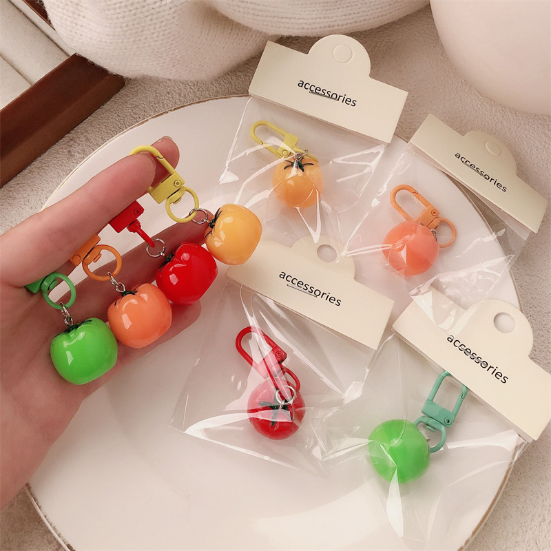 Simulación creativa personalidad fruta tomate colgante llavero de resina cadena colgante niña corazón bolso colgante accesorios