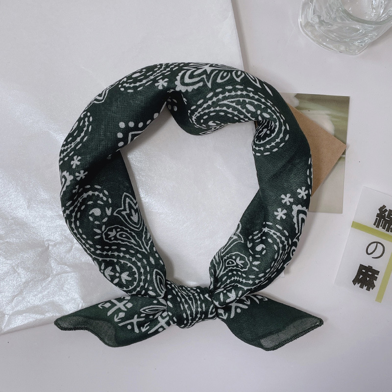 Pañuelo pequeño cuadrado de algodón y lino con estampado de flor de cachemira, estilo nuevo otoño-invierno 2026, pañuelo de cuello pequeño transpirable y cálido para mujer, estilo artístico.