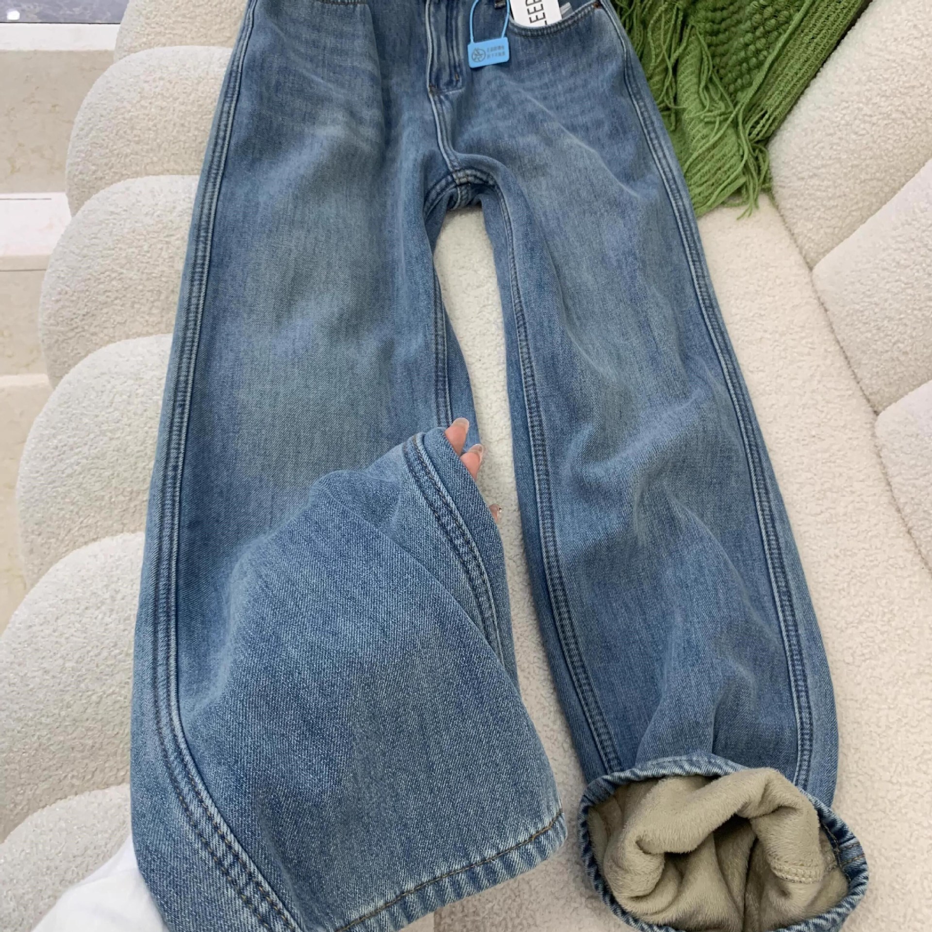 Shop Owner's Recommended Item ~ Light-Colored Fleece-Lined Slim Straight-Leg Jeans for Women, Autumn and Winter Loose High-Waisted Wide-Leg Pants