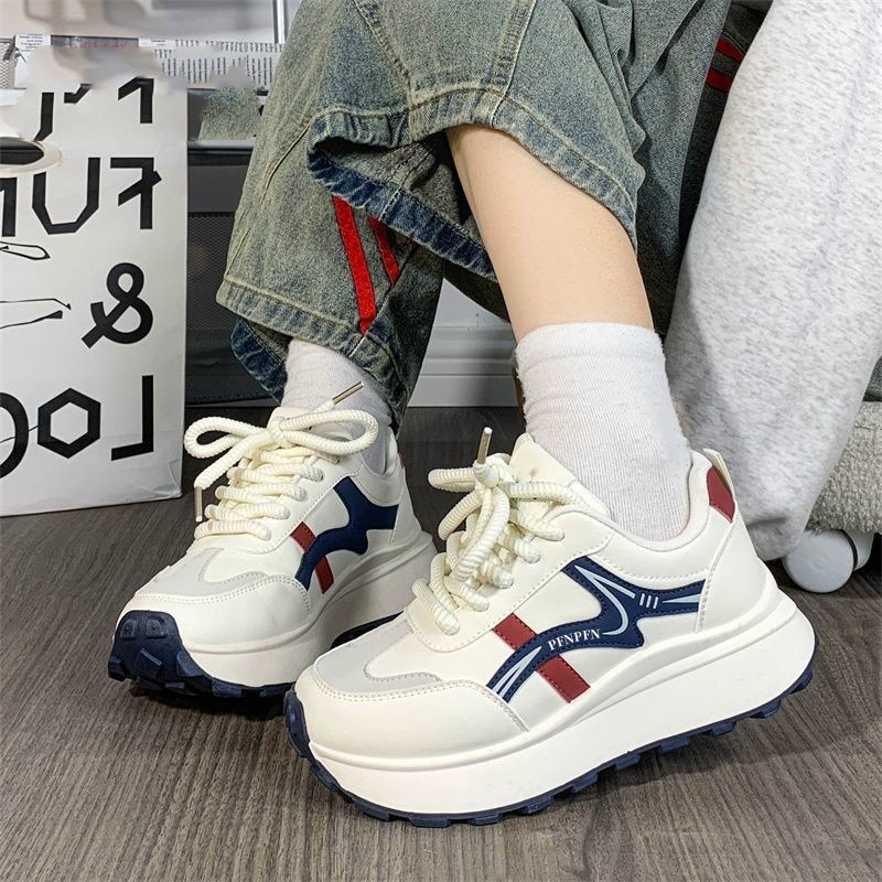 Zapatos deportivos de suela gruesa de diseño original de mujer, primavera y otoño de 2025, nuevos zapatos retro de altura en la tendencia