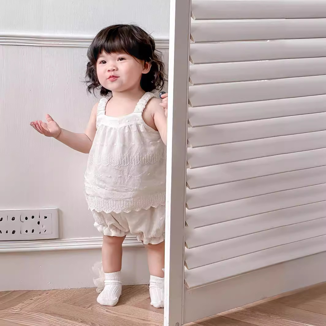 Traje para niños, chaleco de estilo occidental, camisa de bebé bordada, 2024, tesoro para niños pequeños y medianos, blusa sin mangas, pantalones de capullo de flores, traje de dos piezas