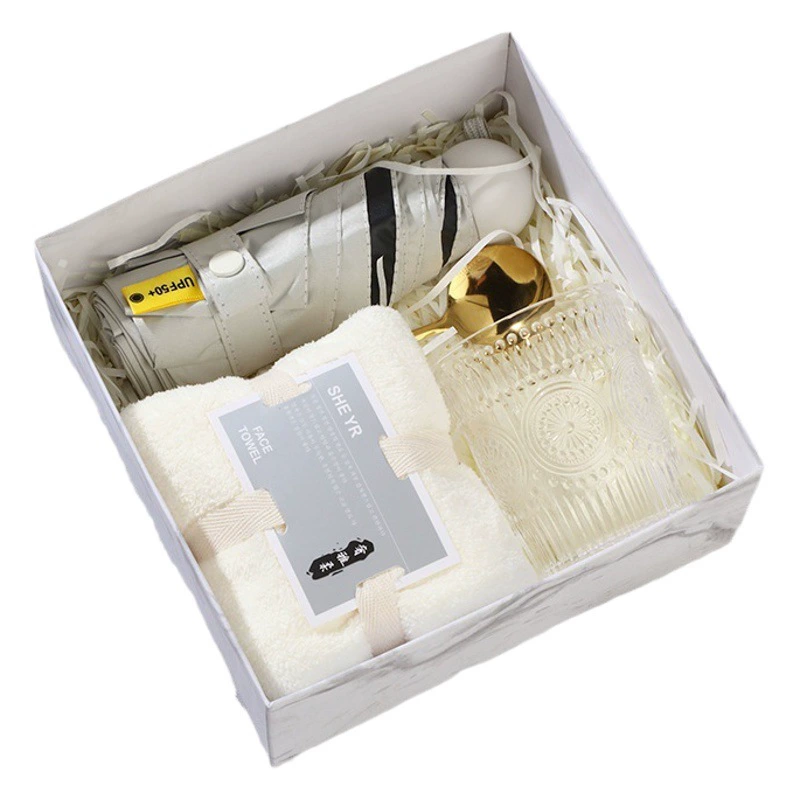 Подарки на Новый год, подарки на ежегодное собрание для сотрудников и клиентов, свадебные сувениры, подарочные наборы для корпоративных мероприятий и открытий компаний на Новый год.