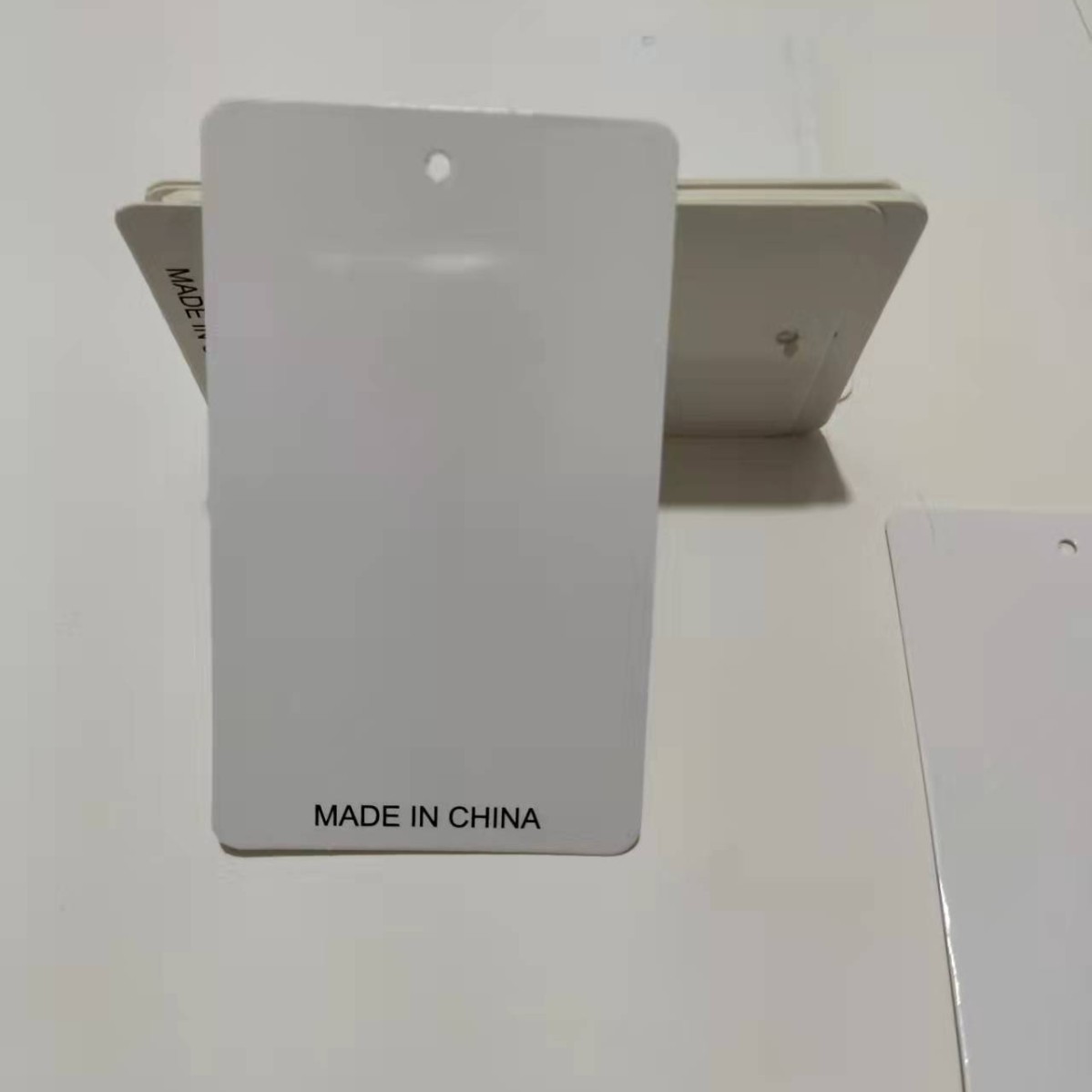 厂家现货纸卡空白中国制造可加logo服装吊牌玩具饰品箱包电器吊牌