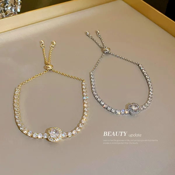 Korean Dongdaemun Square Zircon Adjustable Bracelet, Light Luxury High-End Bracelet, Stylish and Trendy Hand Accessory for Women