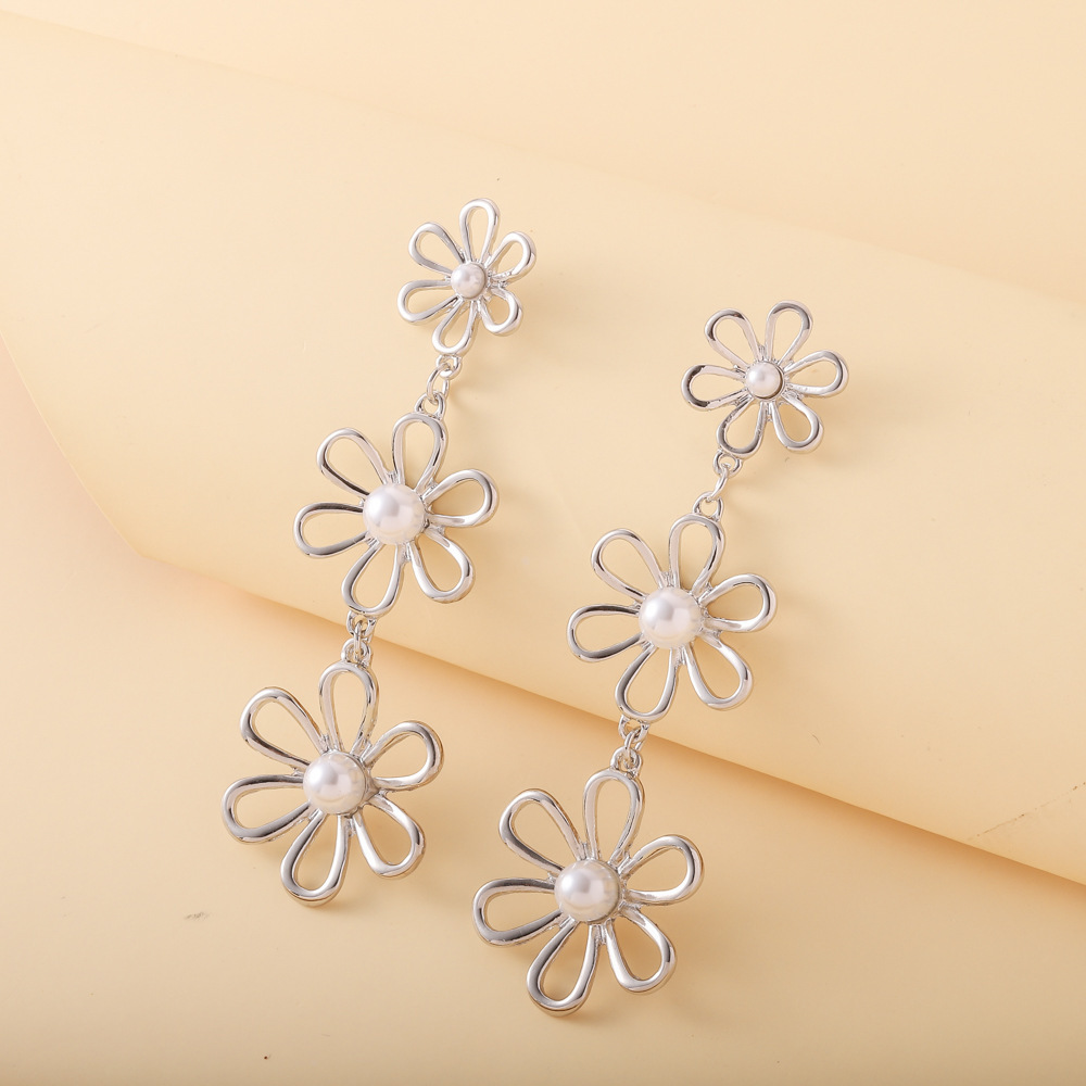 Hollow MultiLayer Flower shape Pearl alloy drop Earringspicture3