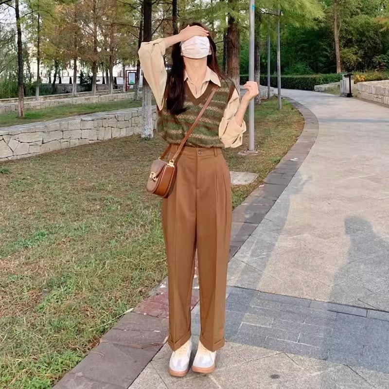 早秋美拉德穿搭盐系温柔炸街奶乖衬衫马甲叠穿搭配休闲裤三件套女|undefined
