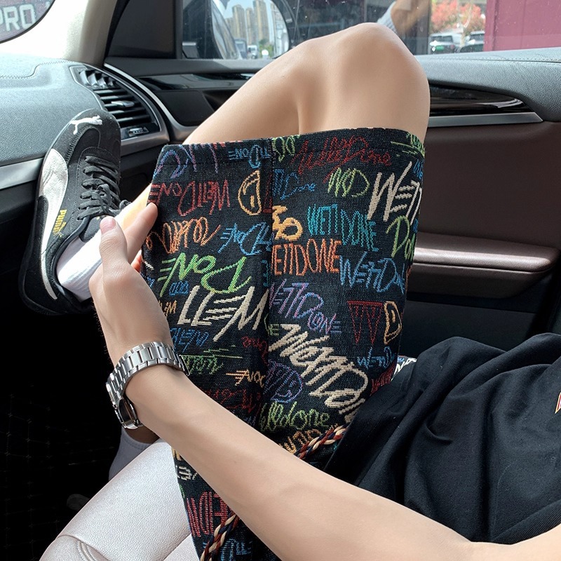 Retro Graffiti Knitted Shorts For Men Loose Summer Beach Pants_voghion.com