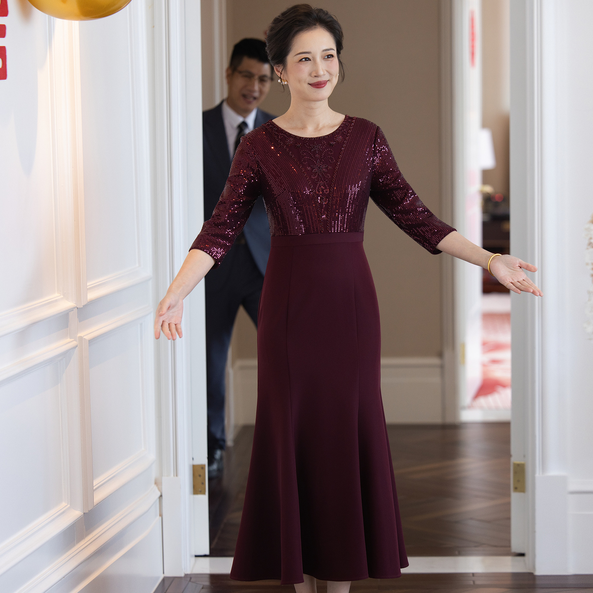智丽喜婆婆婚礼服2025新款洋气婚宴装枣红色端庄大气连衣裙加大码