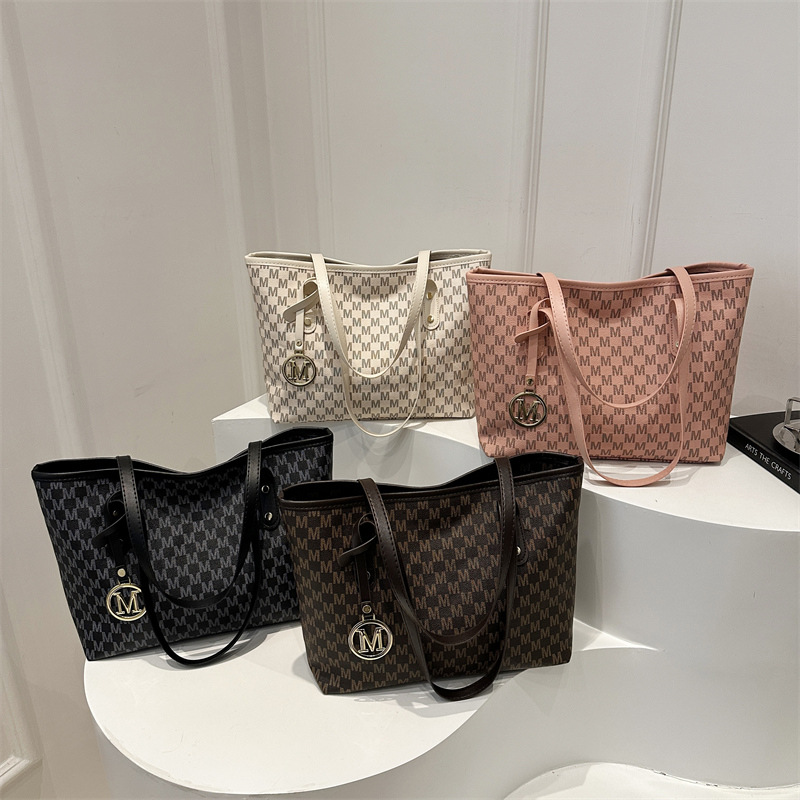 Bolsa relajada, bolsa de viaje, bolsa de mano para mujeres 2025, primavera, nueva moda, bolso de hombro de gran capacidad.