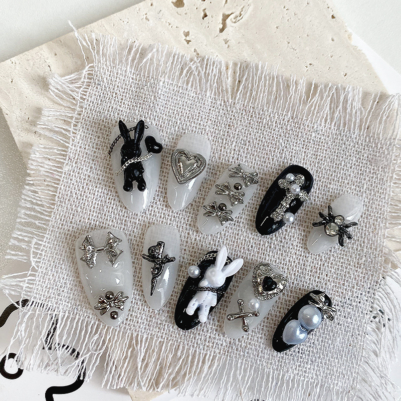 Black and White Light Luxury Cross Chain Long Pointed Autumn and Winter Violent Rabbit Whitening High-End Handmade Wearable Nails Black and White Light Luxury Cross Chain Long Pointed Autumn and Winter Violent Rabbit Whitening High-End Handmade Wearable Nails