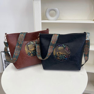 (Cross-border trading), retro trend fashionable one-shoulder bag, universal handheld bag strap, simple and elegant design