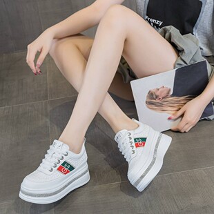 ����С��ЬŮ��Ƥ��Ь���¿����eˮ��p��ٴ�С���Ӻ�חl�y��Ь