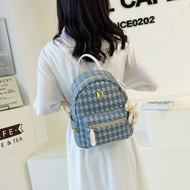 장식품이없는 파란색