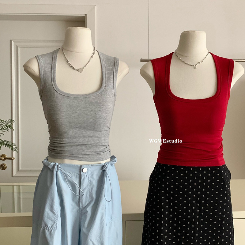 Wear right-angle shoulder widening shoulder strap square collar vest to cover the trapezius muscle giant slim with breast pad base inner top women Wear right-angle shoulder widening shoulder strap square collar vest to cover the trapezius muscle giant slim with breast pad base inner top women