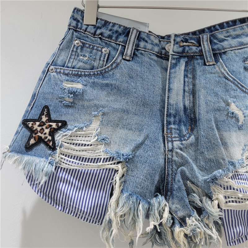 Pantalón Corto Jean de Mezclilla de Poliéster Efecto Desgastado Parche Decorativo Bordes Deshilachados para Verano Casual