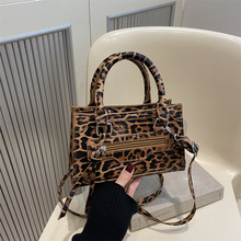 �W�t���ԕr�������2024�����¿�ٴ�ins�μ�б������С����Ů