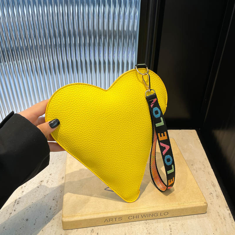 小衆デザイン愛2024冬の新型高颜値は今年流行している小銭入れが韓国版の女性バッグを持っている|undefined