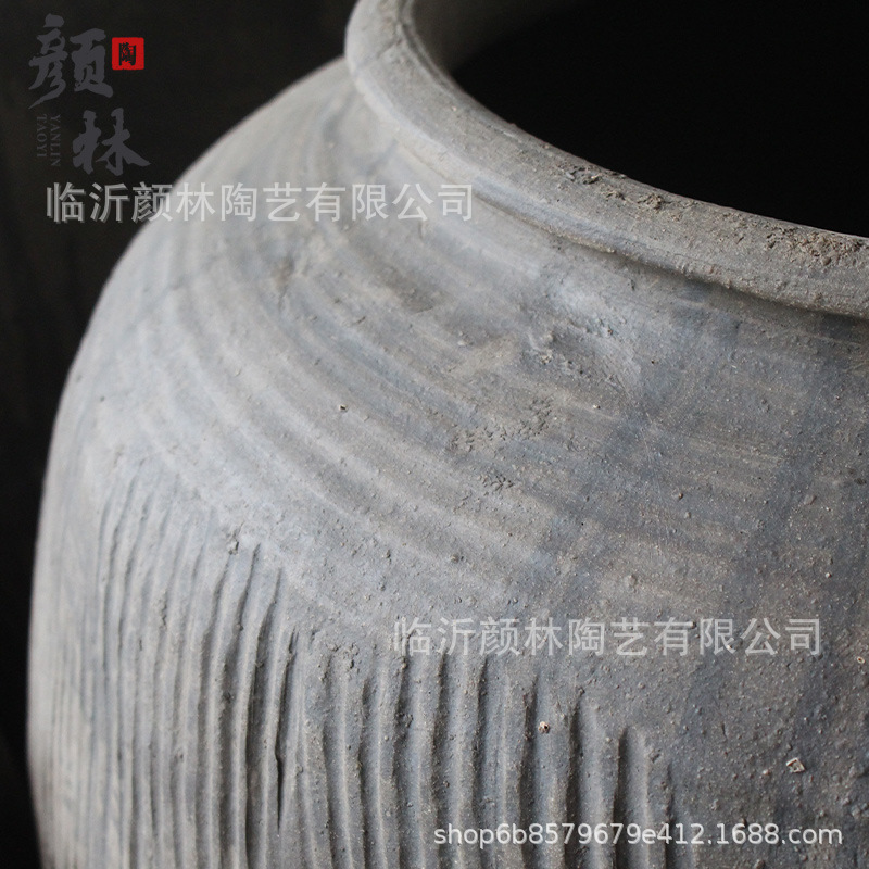 Gran vasija de cerámica, vasija de cerámica, gran patio, vasija de cerámica vieja, vasija de cerámica antigua, vasija de cerámica antigua, vasija de cerámica antigua, vasija de cerámica de agua antigua