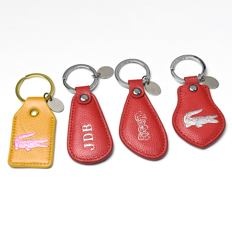 Molde abierto personalizado llavero de cuero colgante de llave de automóvil multicolor opcional logotipo impreso colgante de niña pequeña