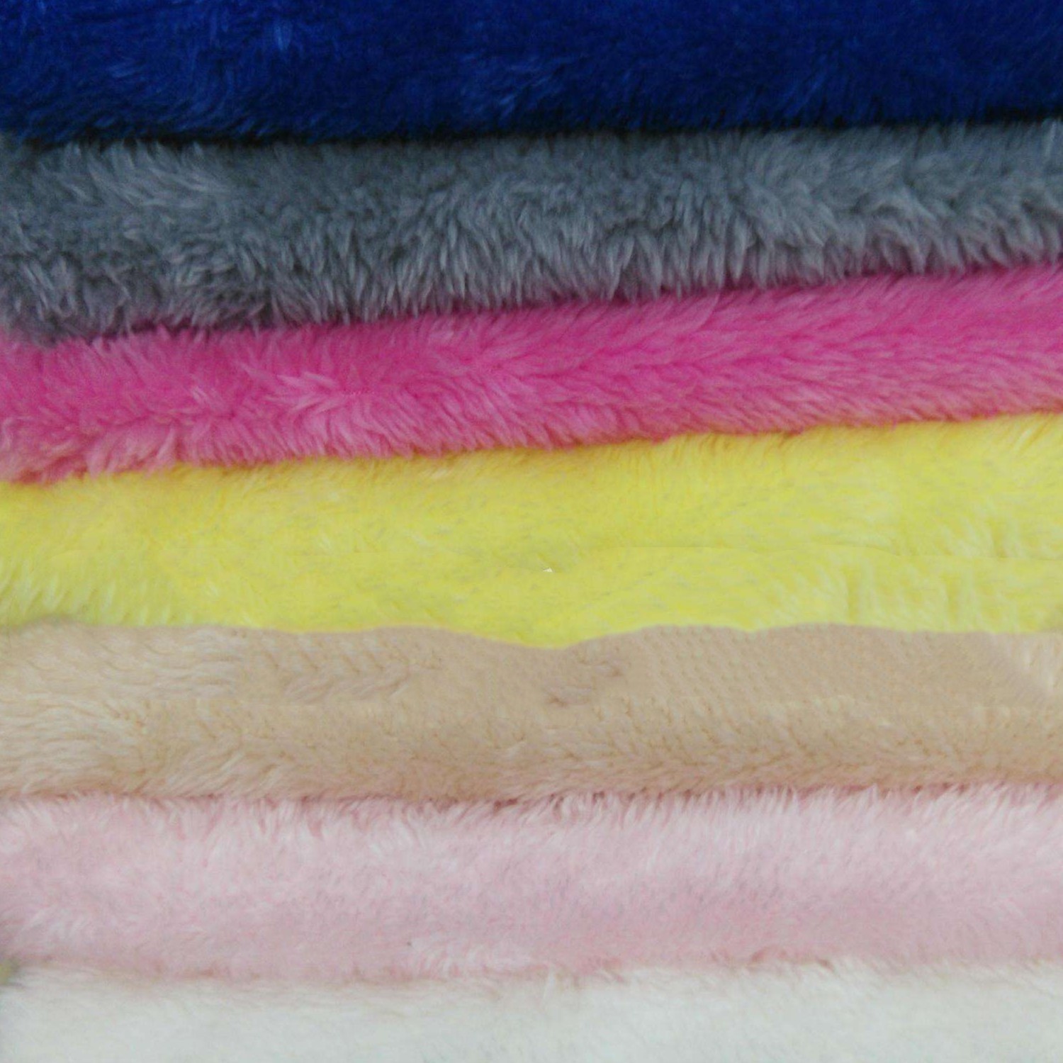 Tela de forro polar de una cara de terciopelo ártico de 180 g de origen Keqiao, tela de doble cara para juguetes y textiles del hogar, en stock, venta directa, superventas en primavera. image 4