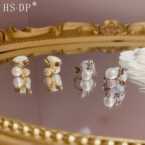 Diamond Pearl Cherry Ear Clips for Women, No Earring Hole Cute Japanese School Girl Sweet Retro High-End Style Earrings for Women