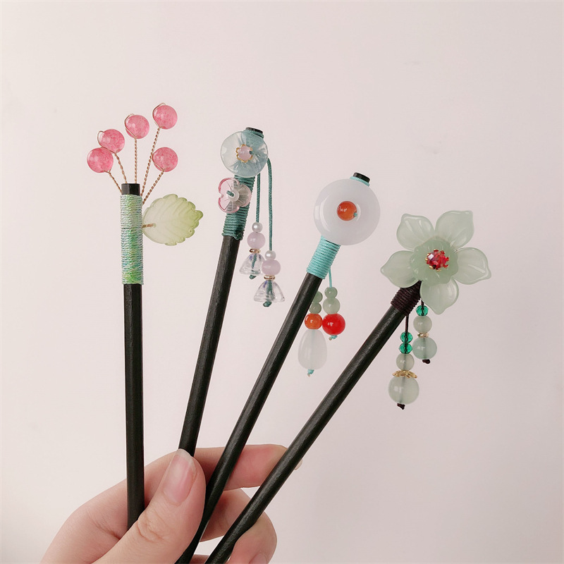 Horquilla de borla de estilo antiguo para mujer, tocado de Hanfu retro de alta gama, nueva horquilla de madera china, horquilla de paso, accesorios para el cabello