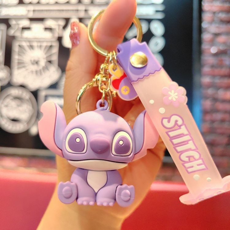 Dibujos animados pvc serie de anime llavero juego de marea muñeca llavero de coche bolsa colgante máquina de garra regalo al por mayor