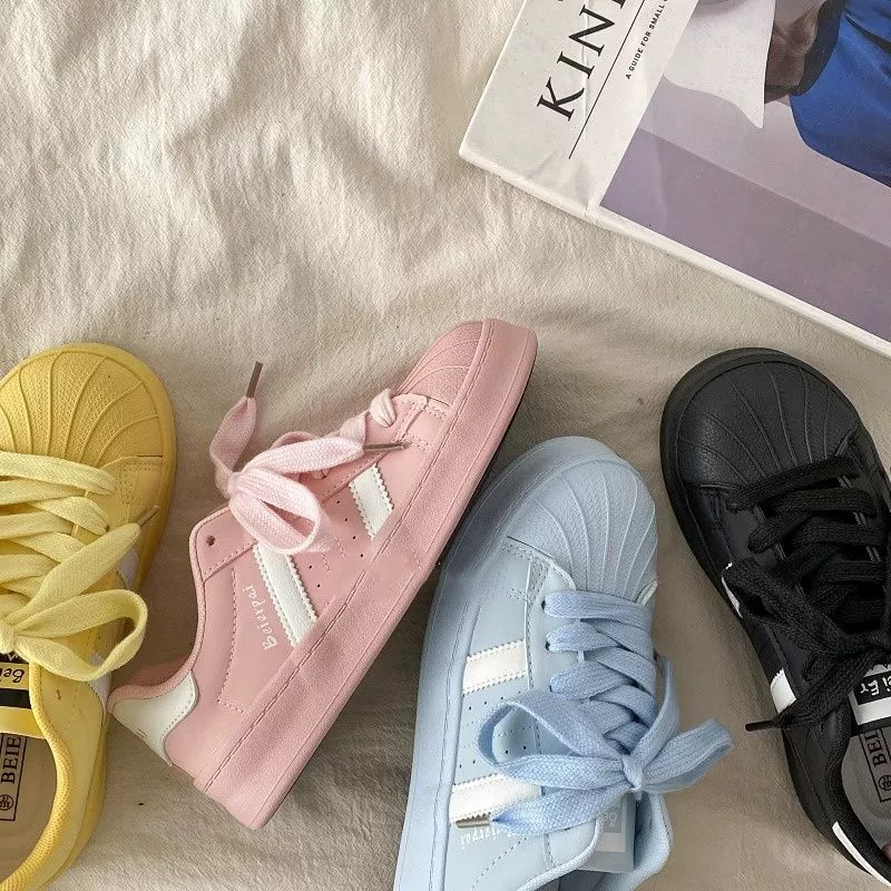 Взрывные розовые туфли из ракушки с толстой подошной головкой для женщин весной и осенью простые белые туфли для студентов нишевые повседневные кроссовки