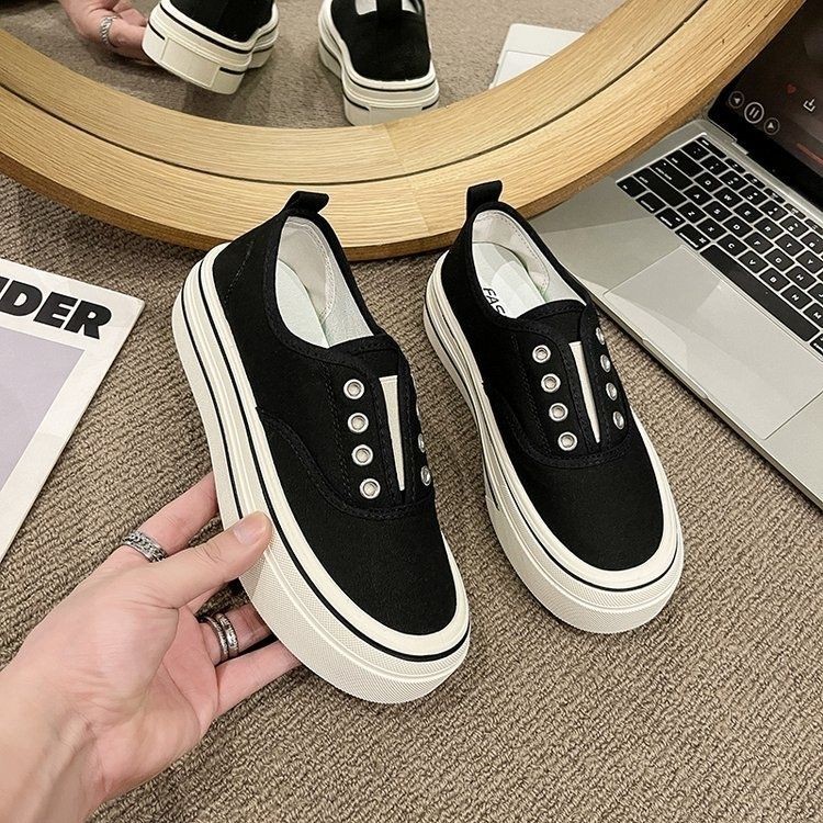 Zapatos de lona elásticos con base gruesa 2026 nuevo verano transpirable y casuales zapatos de skate blancos ligeros