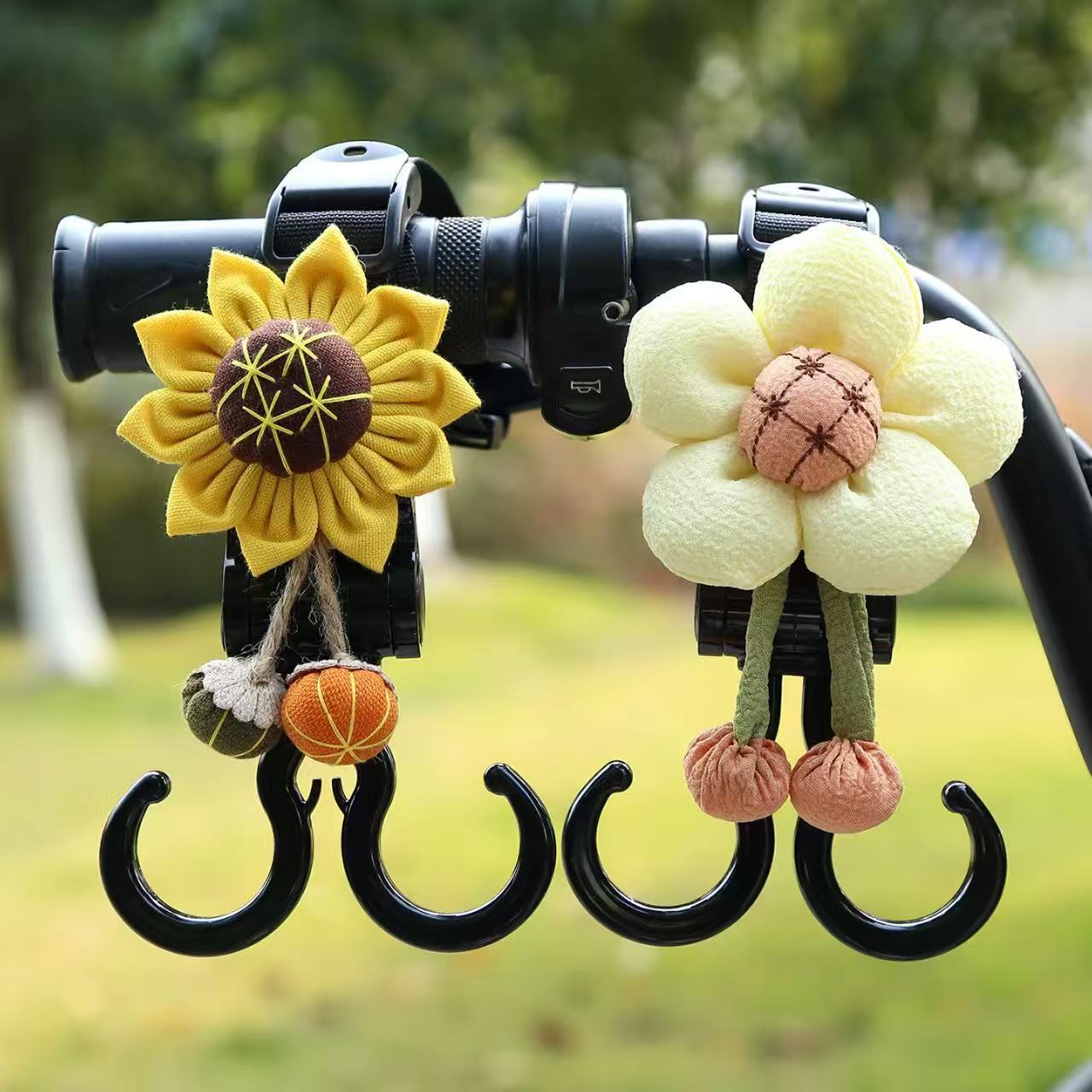 Electric Vehicle Hook, a Multifunctional Heavy-Duty Rotating Dual Hook for Electric Vehicles
