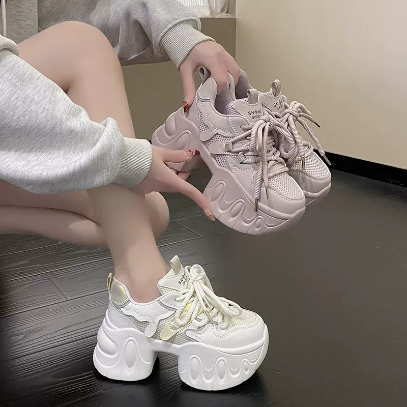 Модные женские кроссовки на платформе с поддержкой лодыжки 2025 года